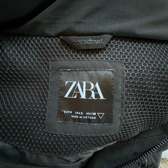 ZARA hooded puffer vest jacket SIZE SMALL